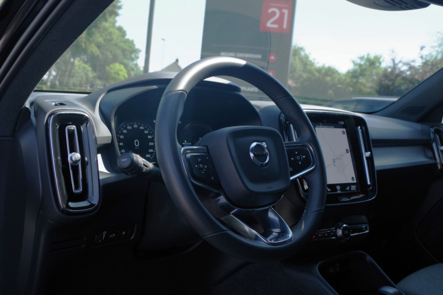 Volvo XC40 1.5 T4 Plug-in Hybrid 211 PK Core Bright PHEV, Adap. Cruise Control, Stoelverwarming, Carplay