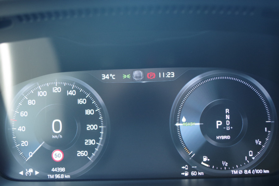 Volvo XC40 1.5 T4 Plug-in Hybrid 211 PK Core Bright PHEV, Adap. Cruise Control, Stoelverwarming, Carplay