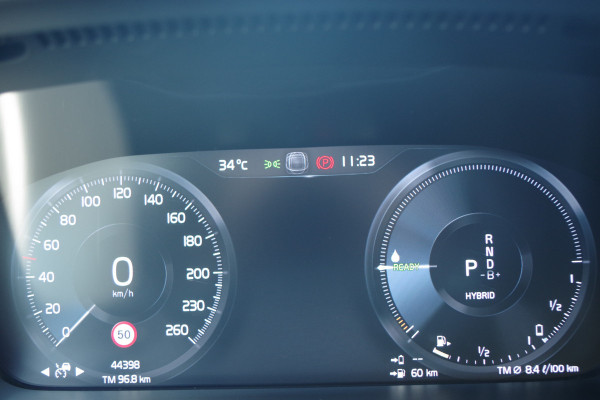 Volvo XC40 1.5 T4 Plug-in Hybrid 211 PK Core Bright PHEV, Adap. Cruise Control, Stoelverwarming, Carplay