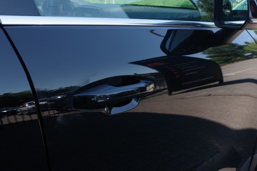 Volvo XC40 1.5 T4 Plug-in Hybrid 211 PK Core Bright PHEV, Adap. Cruise Control, Stoelverwarming, Carplay