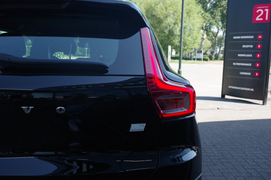 Volvo XC40 1.5 T4 Plug-in Hybrid 211 PK Core Bright PHEV, Adap. Cruise Control, Stoelverwarming, Carplay