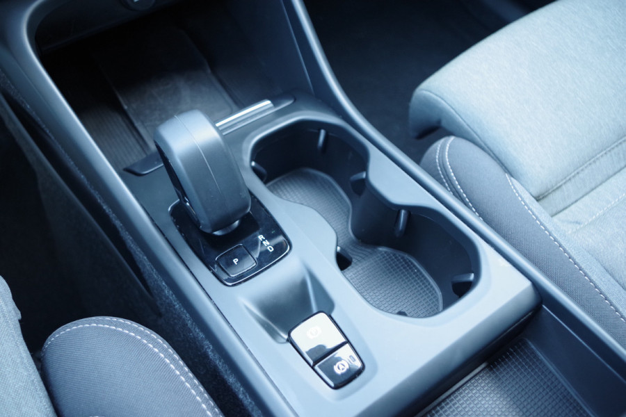 Volvo XC40 1.5 T4 Plug-in Hybrid 211 PK Core Bright PHEV, Adap. Cruise Control, Stoelverwarming, Carplay