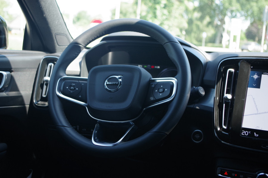Volvo XC40 1.5 T4 Plug-in Hybrid 211 PK Core Bright PHEV, Adap. Cruise Control, Stoelverwarming, Carplay