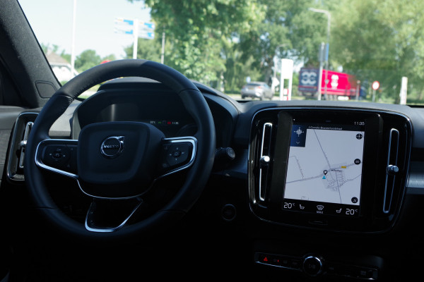 Volvo XC40 1.5 T4 Plug-in Hybrid 211 PK Core Bright PHEV, Adap. Cruise Control, Stoelverwarming, Carplay