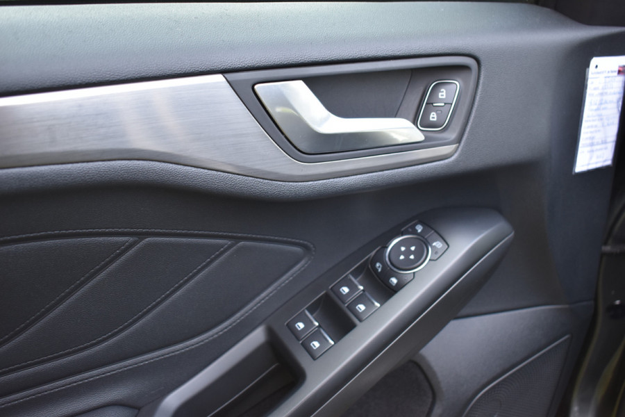 Ford FOCUS Wagon 1.0 EcoBoost Titanium Business Trekhaak Navigatie stuur/voorruit verwarming