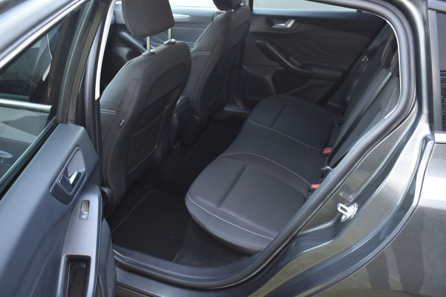 Ford FOCUS Wagon 1.0 EcoBoost Titanium Business Trekhaak Navigatie stuur/voorruit verwarming