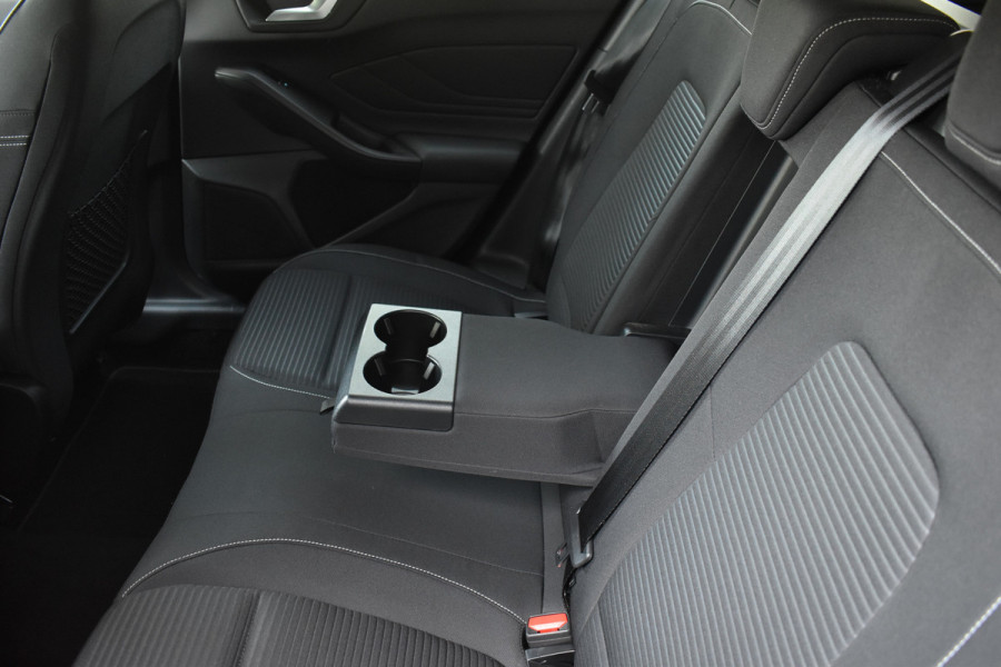 Ford FOCUS Wagon 1.0 EcoBoost Titanium Business Trekhaak Navigatie stuur/voorruit verwarming