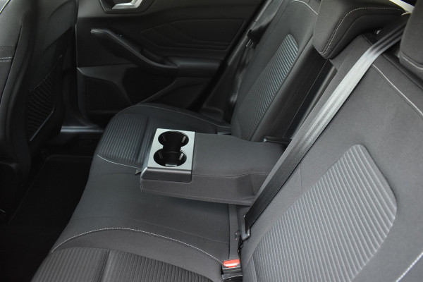 Ford FOCUS Wagon 1.0 EcoBoost Titanium Business Trekhaak Navigatie stuur/voorruit verwarming