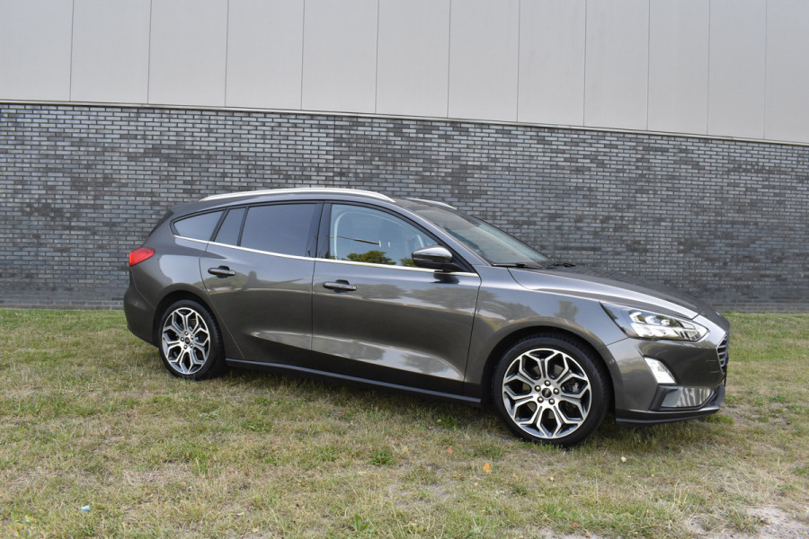 Ford FOCUS Wagon 1.0 EcoBoost Titanium Business Trekhaak Navigatie stuur/voorruit verwarming
