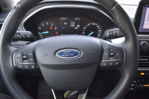 Ford FOCUS Wagon 1.0 EcoBoost Titanium Business Trekhaak Navigatie stuur/voorruit verwarming