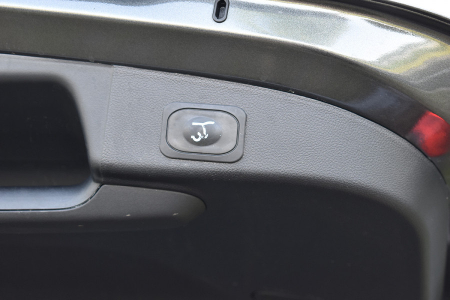 Ford FOCUS Wagon 1.0 EcoBoost Titanium Business Trekhaak Navigatie stuur/voorruit verwarming