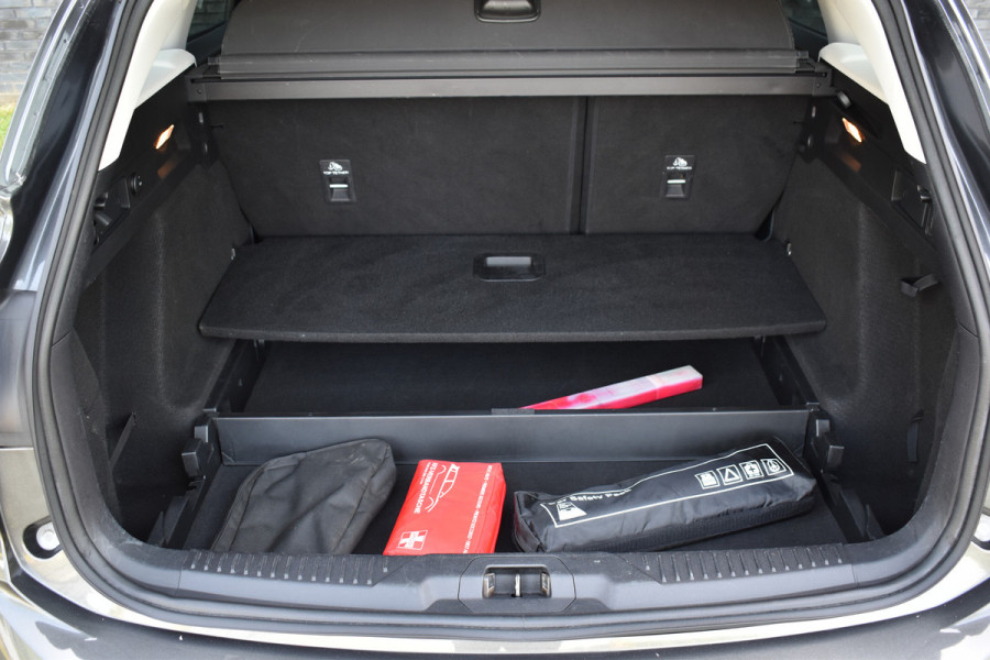 Ford FOCUS Wagon 1.0 EcoBoost Titanium Business Trekhaak Navigatie stuur/voorruit verwarming