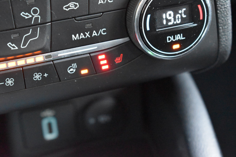 Ford FOCUS Wagon 1.0 EcoBoost Titanium Business Trekhaak Navigatie stuur/voorruit verwarming