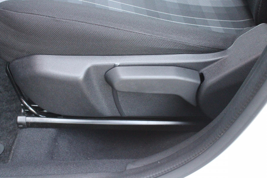 Peugeot 108 1.0 e-VTi 72PK ACTIVE | AIRCO | BLUETOOTH AUDIO | AUX/USB AANSLUITING | LED DAGRIJVERLICHTING | MISTLAMPEN |