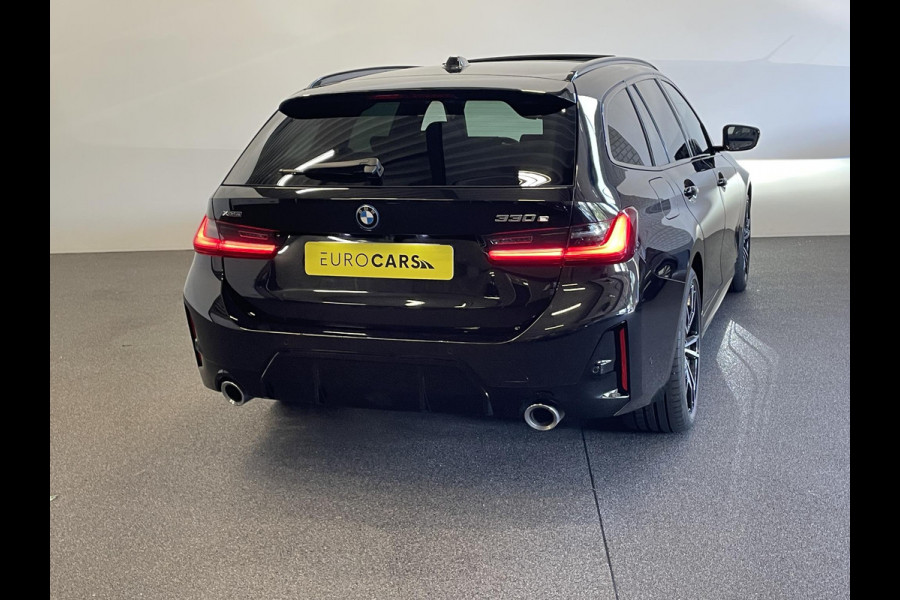 BMW 3 Serie Touring 330e xDrive Panoramadak Adaptive Cruise Innovation Pack Comfort Pack Travel Pack Full Options!