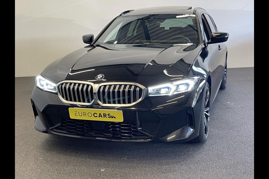 BMW 3 Serie Touring 330e xDrive Panoramadak Adaptive Cruise Innovation Pack Comfort Pack Travel Pack Full Options!