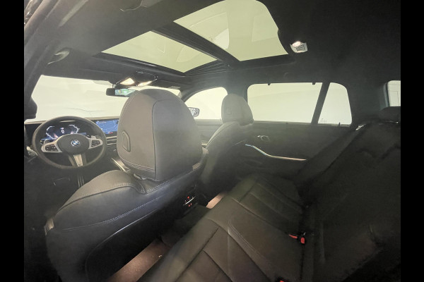 BMW 3 Serie Touring 330e xDrive Panoramadak Adaptive Cruise Innovation Pack Comfort Pack Travel Pack Full Options!
