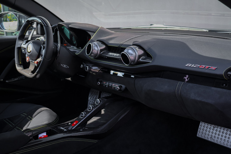 Ferrari 812 GTS 6.5 V12 HELE | BTW-AUTO | CARPLAY | CARBON INT/EXT. | DAYTONA SEATS | LIFTING | TITATIUM EXHAUST PIPES | PASS. DISPLAY | JBL HI-