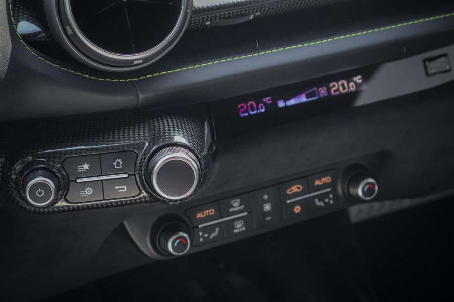 Ferrari 812 GTS 6.5 V12 HELE | BTW-AUTO | CARPLAY | CARBON INT/EXT. | DAYTONA SEATS | LIFTING | TITATIUM EXHAUST PIPES | PASS. DISPLAY | JBL HI-