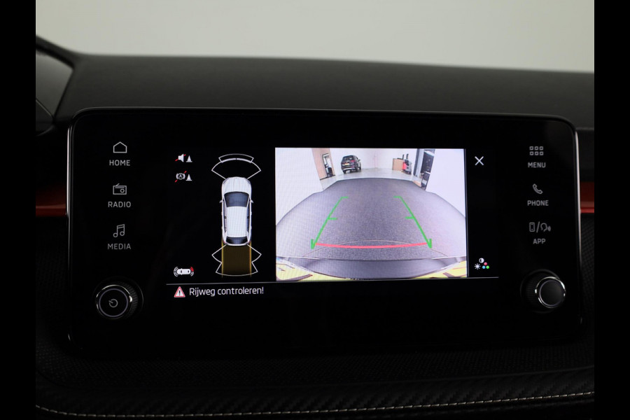 Škoda Fabia 1.0 TSI Monte Carlo 115 pk Automaat (DSG) | Verlengde garantie | Navigatie via App | Parkeersensoren | Achteruitrijcamera | Stoelverwarming | Apple Carplay/Android Auto |