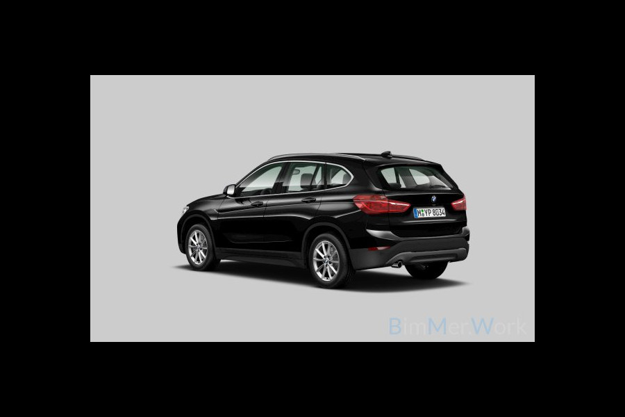 BMW X1 sDrive18i High Executive | Stoelverwarming | Navigatie | Camera | Parkeersensoren | Head-Up Display | Leer | Automaat | Digitale Tellers | Keyless | LED | Cruise Control | Parkeersensoren