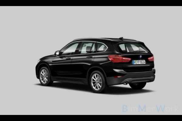 BMW X1 sDrive18i High Executive | Stoelverwarming | Navigatie | Camera | Parkeersensoren | Head-Up Display | Leer | Automaat | Digitale Tellers | Keyless | LED | Cruise Control | Parkeersensoren