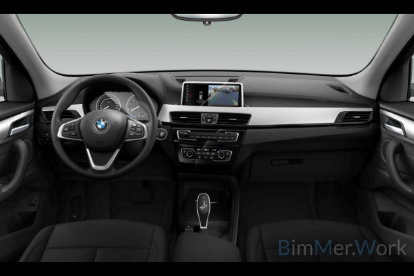 BMW X1 sDrive18i High Executive | Stoelverwarming | Navigatie | Camera | Parkeersensoren | Head-Up Display | Leer | Automaat | Digitale Tellers | Keyless | LED | Cruise Control | Parkeersensoren