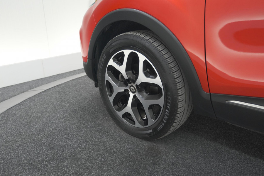 Renault Captur TCe 120 EDC Intens | Trekhaak | Camera | Navigatie | Parkeersensoren