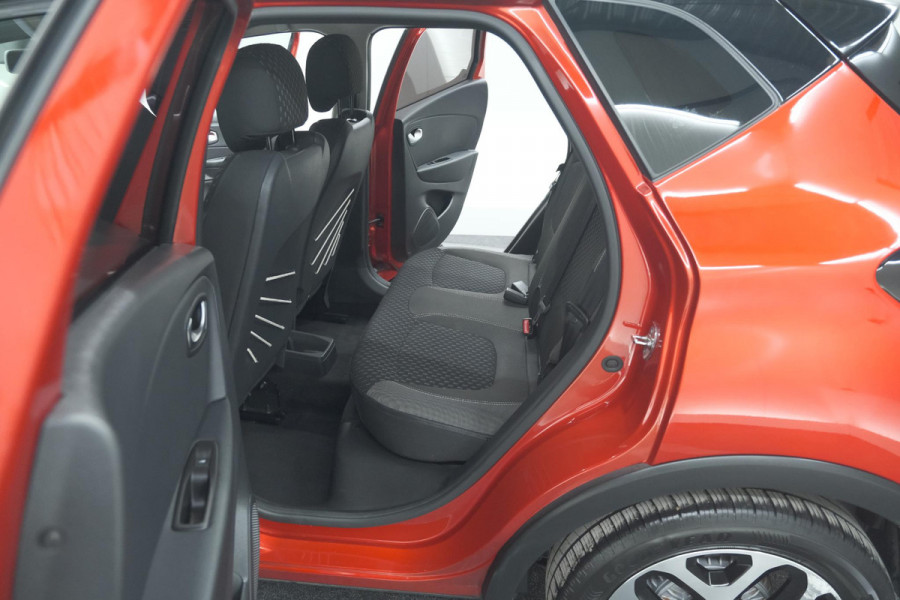 Renault Captur TCe 120 EDC Intens | Trekhaak | Camera | Navigatie | Parkeersensoren