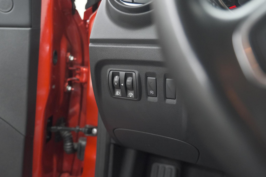 Renault Captur TCe 120 EDC Intens | Trekhaak | Camera | Navigatie | Parkeersensoren