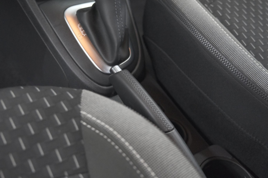 Renault Captur TCe 120 EDC Intens | Trekhaak | Camera | Navigatie | Parkeersensoren