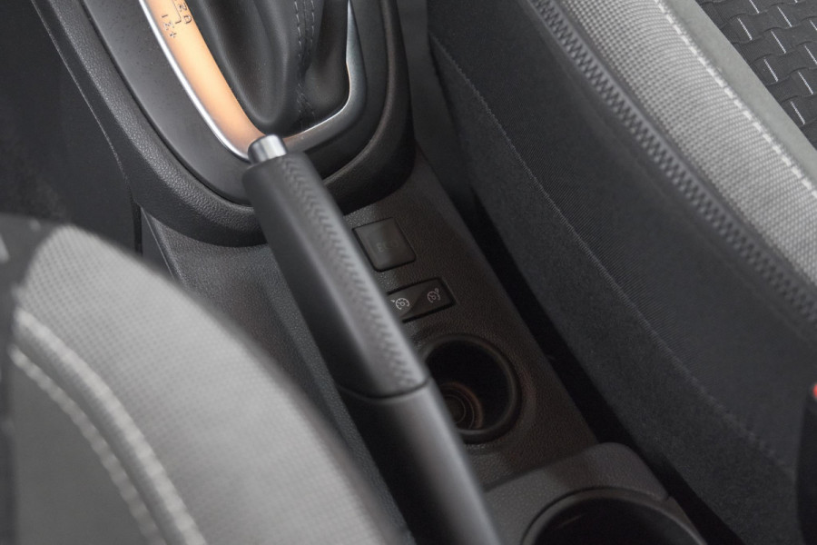Renault Captur TCe 120 EDC Intens | Trekhaak | Camera | Navigatie | Parkeersensoren