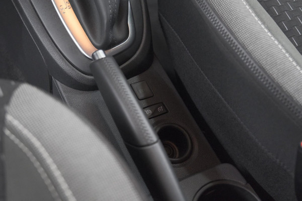 Renault Captur TCe 120 EDC Intens | Trekhaak | Camera | Navigatie | Parkeersensoren