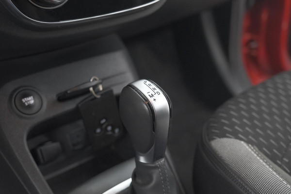 Renault Captur TCe 120 EDC Intens | Trekhaak | Camera | Navigatie | Parkeersensoren