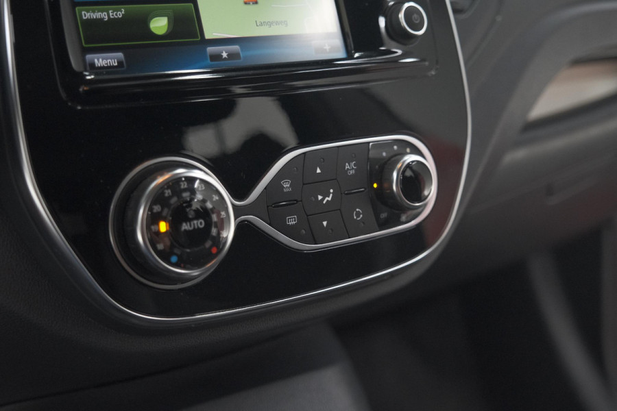 Renault Captur TCe 120 EDC Intens | Trekhaak | Camera | Navigatie | Parkeersensoren