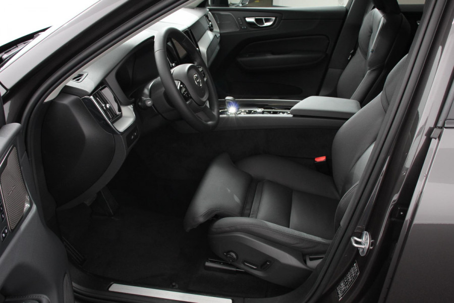 Volvo XC60 2.0 T6 Plug-in hybrid AWD Plus Dark Volvo XC60 2.0 Recharge T6 AWD Plus Dark | Leder | Navigatie | Google | Harman Kardon | Panorama dak | Lichtmetalen Velgen 19" | Dab | Stoelverwarming | Camera | Led