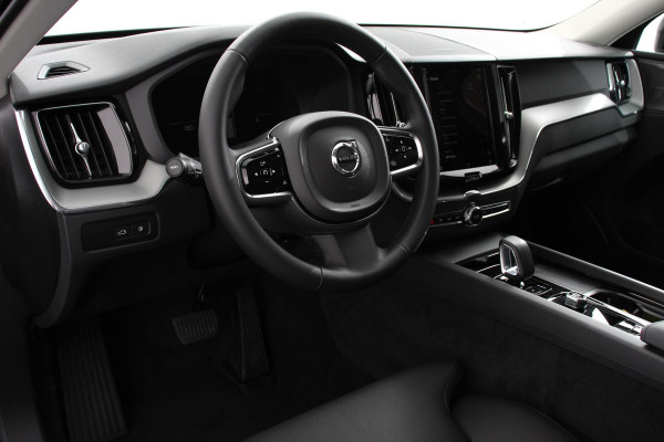 Volvo XC60 2.0 T6 Plug-in hybrid AWD Plus Dark Volvo XC60 2.0 Recharge T6 AWD Plus Dark | Leder | Navigatie | Google | Harman Kardon | Panorama dak | Lichtmetalen Velgen 19" | Dab | Stoelverwarming | Camera | Led