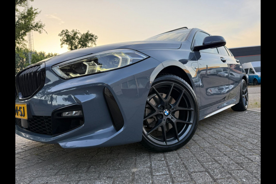 BMW 1-serie 118i M-Edition M-VELGEN PANO ALCANTARA CARPLAY NAP HISTORIE