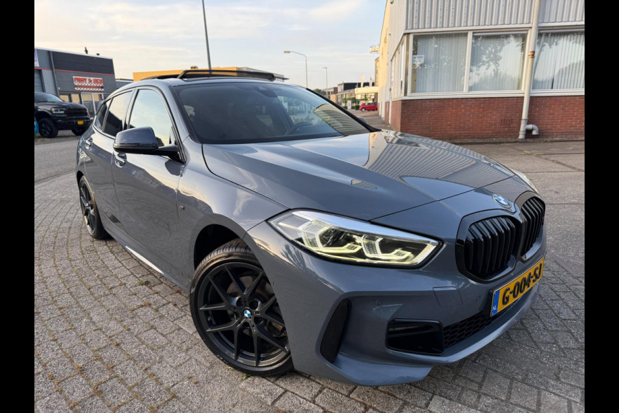 BMW 1-serie 118i M-Edition M-VELGEN PANO ALCANTARA CARPLAY NAP HISTORIE