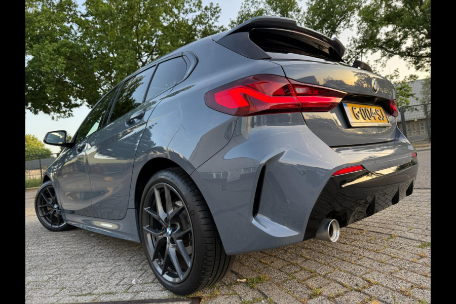 BMW 1-serie 118i M-Edition M-VELGEN PANO ALCANTARA CARPLAY NAP HISTORIE