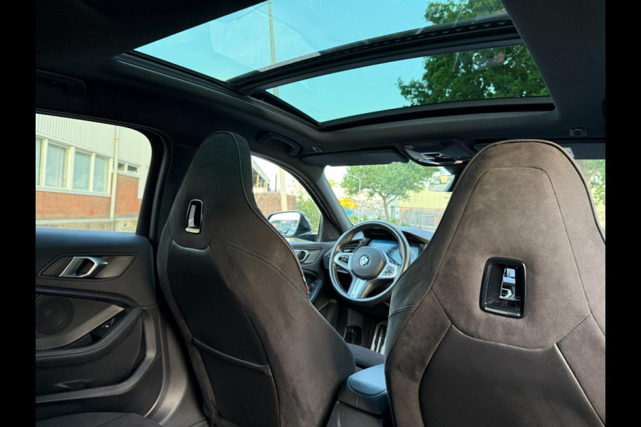 BMW 1-serie 118i M-Edition M-VELGEN PANO ALCANTARA CARPLAY NAP HISTORIE