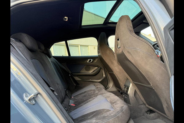 BMW 1-serie 118i M-Edition M-VELGEN PANO ALCANTARA CARPLAY NAP HISTORIE