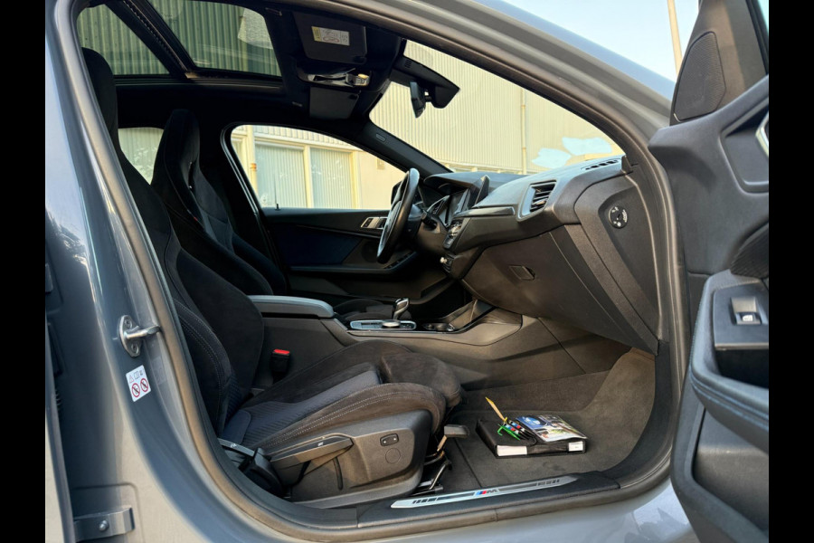 BMW 1-serie 118i M-Edition M-VELGEN PANO ALCANTARA CARPLAY NAP HISTORIE