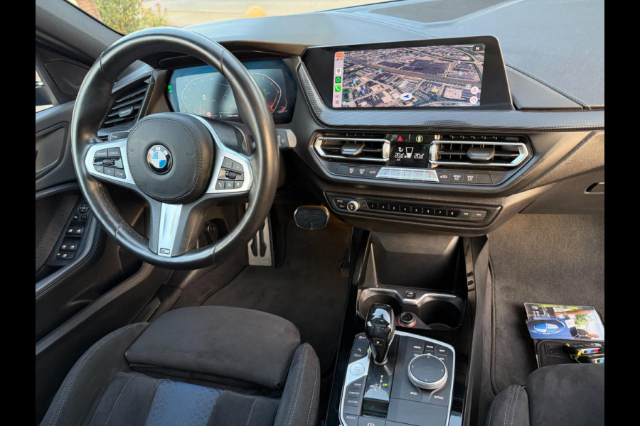 BMW 1-serie 118i M-Edition M-VELGEN PANO ALCANTARA CARPLAY NAP HISTORIE