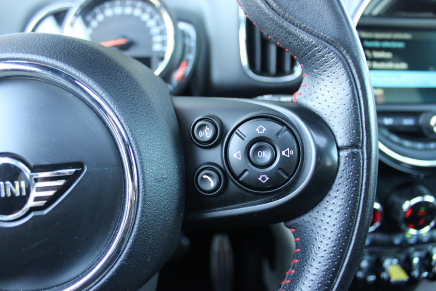MINI Countryman 2.0 Cooper S E 220PK AUTOMAAT ALL4 JCW | JOHN COOPER WORKS INTERIEUR | COMFORT ACCESS | PANORAMISCH SCHUIF/KANTELDAK | ACHTERUITRIJ CAMERA | PARKEERSENSOREN VOOR EN ACHTER | STOEL VERWARMING | SPORTSTOELEN JOHN COOPER WORKS | ADAPTIEVE LED KOPLAMPEN | ADAPTIVE CRUISE CONTROL | DAB+ RADIO | KARMAN KARDON AUDIO SYSTEM | HEAD UP DISPLAY | NAVIGATIE | DRAADLOZE APPLE CARPLAY | JOHN COOPER WORKS TRIM METALLICM LAK | ALL SEASON BANDEN | DRAADLOZE TELEFOONLADER |