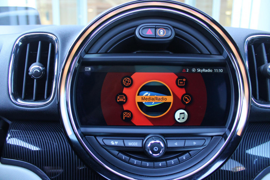 MINI Countryman 2.0 Cooper S E 220PK AUTOMAAT ALL4 JCW | JOHN COOPER WORKS INTERIEUR | COMFORT ACCESS | PANORAMISCH SCHUIF/KANTELDAK | ACHTERUITRIJ CAMERA | PARKEERSENSOREN VOOR EN ACHTER | STOEL VERWARMING | SPORTSTOELEN JOHN COOPER WORKS | ADAPTIEVE LED KOPLAMPEN | ADAPTIVE CRUISE CONTROL | DAB+ RADIO | KARMAN KARDON AUDIO SYSTEM | HEAD UP DISPLAY | NAVIGATIE | DRAADLOZE APPLE CARPLAY | JOHN COOPER WORKS TRIM METALLICM LAK | ALL SEASON BANDEN | DRAADLOZE TELEFOONLADER |
