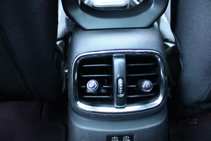 MINI Countryman 2.0 Cooper S E 220PK AUTOMAAT ALL4 JCW | JOHN COOPER WORKS INTERIEUR | COMFORT ACCESS | PANORAMISCH SCHUIF/KANTELDAK | ACHTERUITRIJ CAMERA | PARKEERSENSOREN VOOR EN ACHTER | STOEL VERWARMING | SPORTSTOELEN JOHN COOPER WORKS | ADAPTIEVE LED KOPLAMPEN | ADAPTIVE CRUISE CONTROL | DAB+ RADIO | KARMAN KARDON AUDIO SYSTEM | HEAD UP DISPLAY | NAVIGATIE | DRAADLOZE APPLE CARPLAY | JOHN COOPER WORKS TRIM METALLICM LAK | ALL SEASON BANDEN | DRAADLOZE TELEFOONLADER |