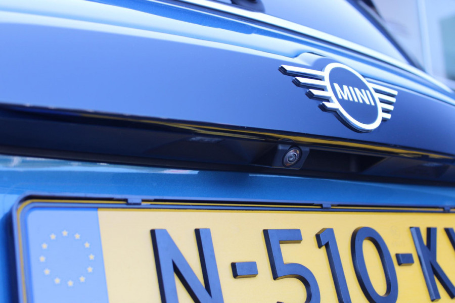 MINI Countryman 2.0 Cooper S E 220PK AUTOMAAT ALL4 JCW | JOHN COOPER WORKS INTERIEUR | COMFORT ACCESS | PANORAMISCH SCHUIF/KANTELDAK | ACHTERUITRIJ CAMERA | PARKEERSENSOREN VOOR EN ACHTER | STOEL VERWARMING | SPORTSTOELEN JOHN COOPER WORKS | ADAPTIEVE LED KOPLAMPEN | ADAPTIVE CRUISE CONTROL | DAB+ RADIO | KARMAN KARDON AUDIO SYSTEM | HEAD UP DISPLAY | NAVIGATIE | DRAADLOZE APPLE CARPLAY | JOHN COOPER WORKS TRIM METALLICM LAK | ALL SEASON BANDEN | DRAADLOZE TELEFOONLADER |