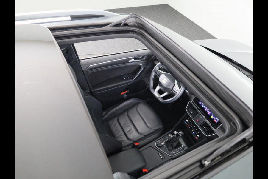 Seat Tarraco 1.4 TSI e-Hybrid PHEV Xcellence 245 pk Automaat (DSG) | Navigatie | Panoramadak | Elektr. trekhaak | Parkeersensoren (Park assist) | Rondomzicht camera | Stoelverwarming v/a | Lederen bekleding |