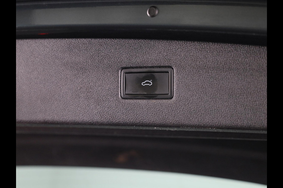 Seat Tarraco 1.4 TSI e-Hybrid PHEV Xcellence 245 pk Automaat (DSG) | Navigatie | Panoramadak | Elektr. trekhaak | Parkeersensoren (Park assist) | Rondomzicht camera | Stoelverwarming v/a | Lederen bekleding |
